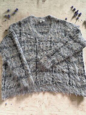 Davi & Dani Womens‎ L Eyelash Knit Sweater Gray Fuzzy V Neck Pullover
